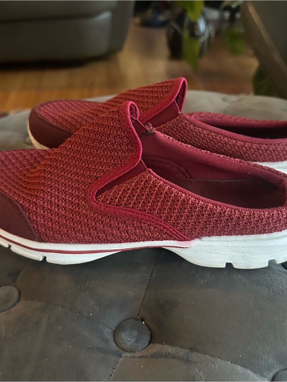 Slip-On Women's Knit Walking Shoes - Burgundy Red